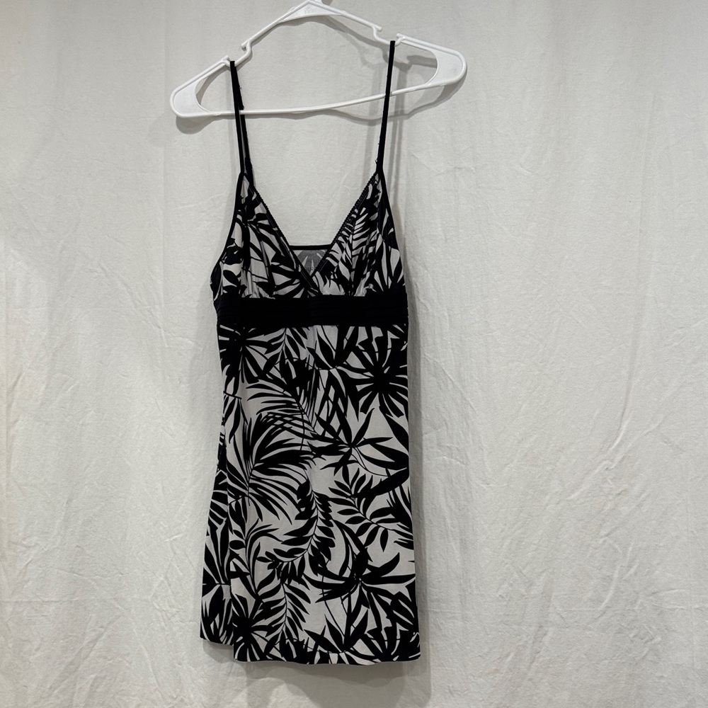 Gilligan & O'Malley Monochrome Leaf Print Top